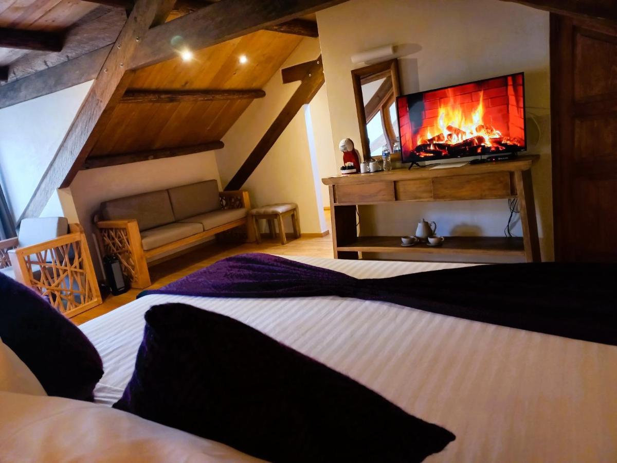 Hotel Junvay ซานกริสโตบัล เด ลาสกาซาส ภายนอก รูปภาพ